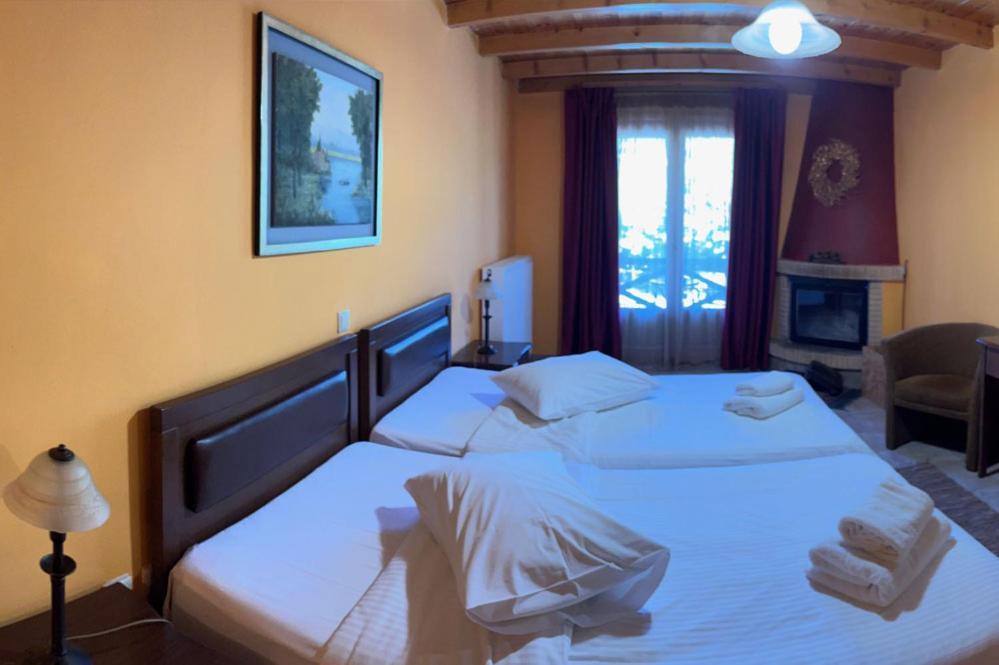 Guesthouse Teloni Vytína Eksteriør bilde