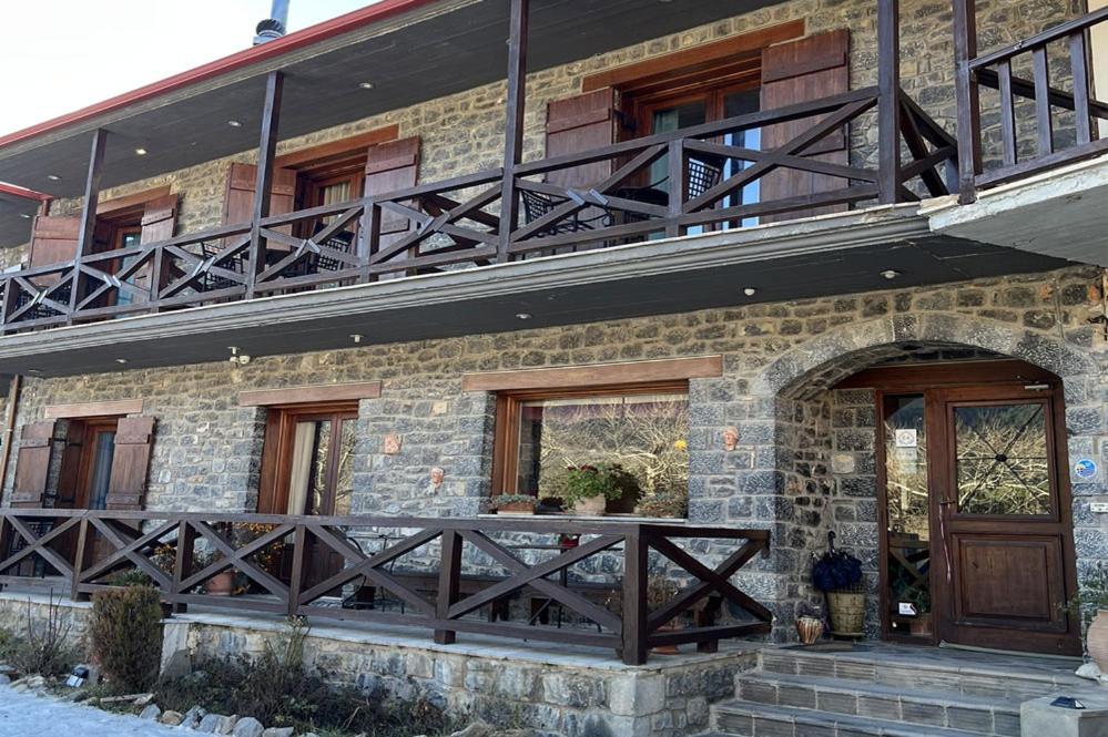 Guesthouse Teloni Vytína Eksteriør bilde