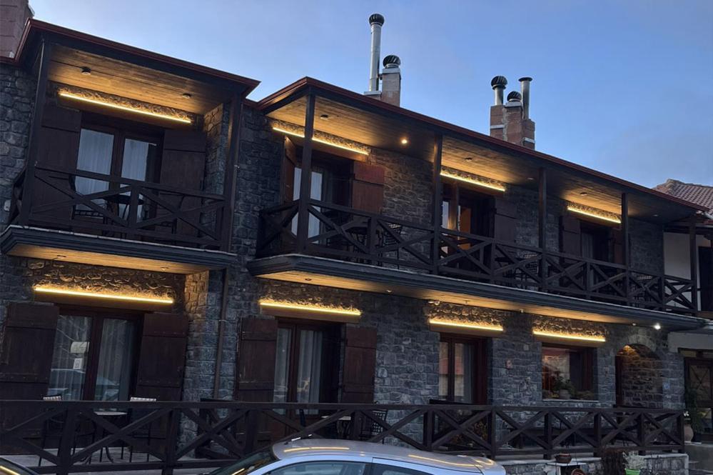 Guesthouse Teloni Vytína Eksteriør bilde