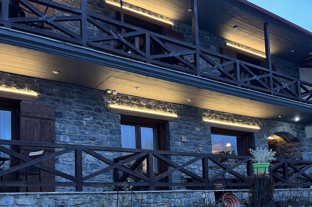 Guesthouse Teloni Vytína Eksteriør bilde